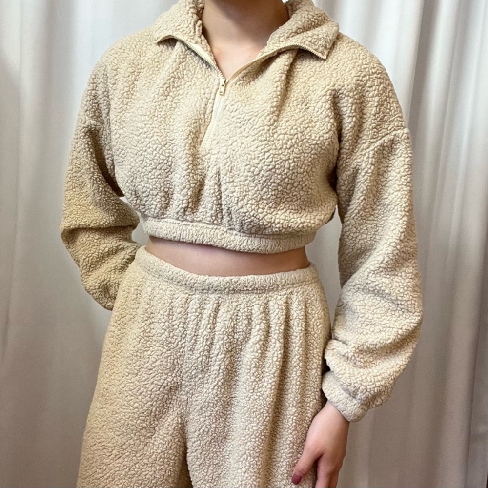 SHEIN Beige Fuzzy Two Piece Co-ord Lounge Sweatshirt Sweatpants Set Size Medium